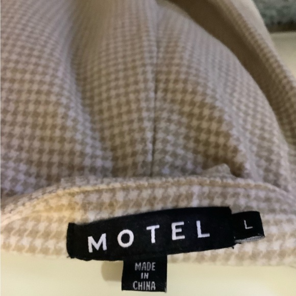 Checkered Wide-Leg Pants - Picture 8 of 13